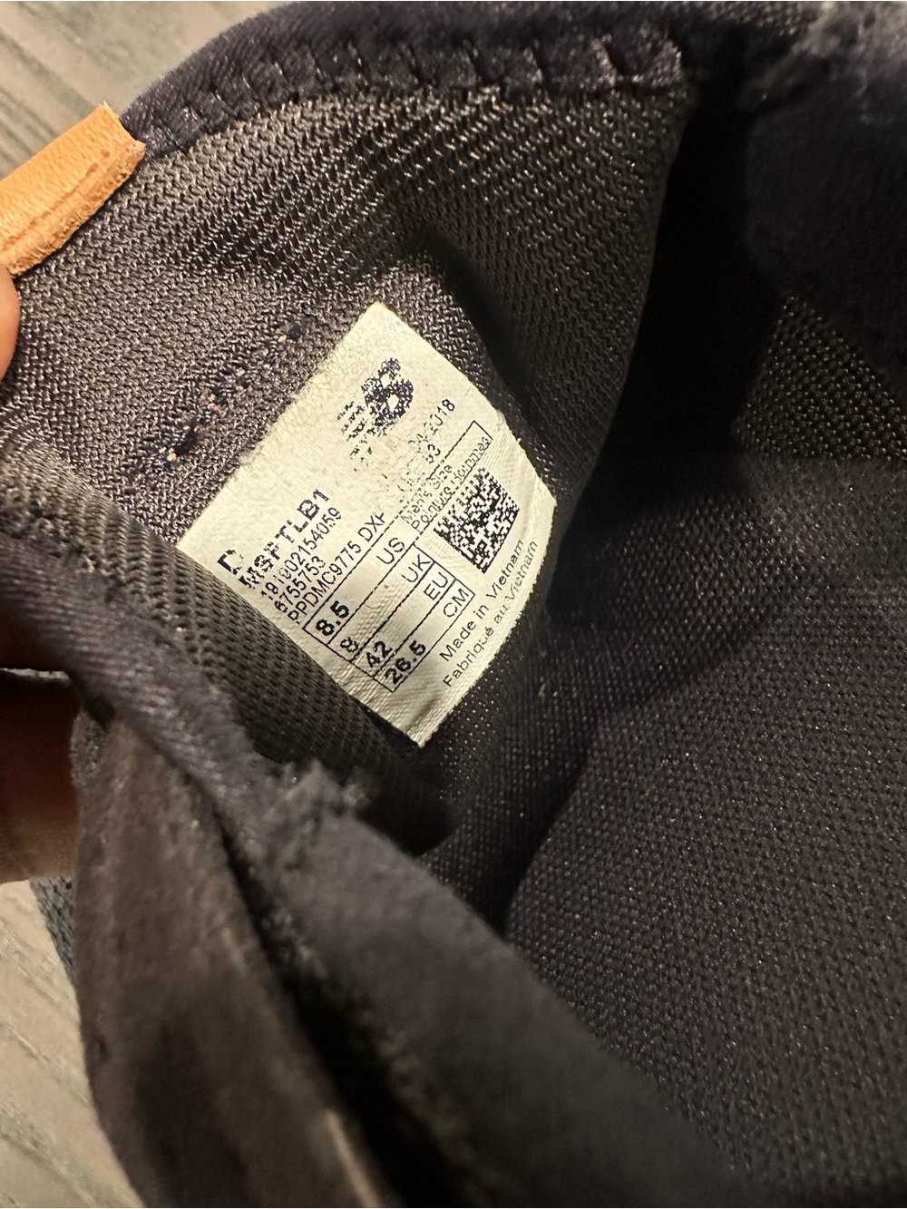 New Balance Fresh Foam Black Mesh Athletic Sneakers - Picture 7 of 7